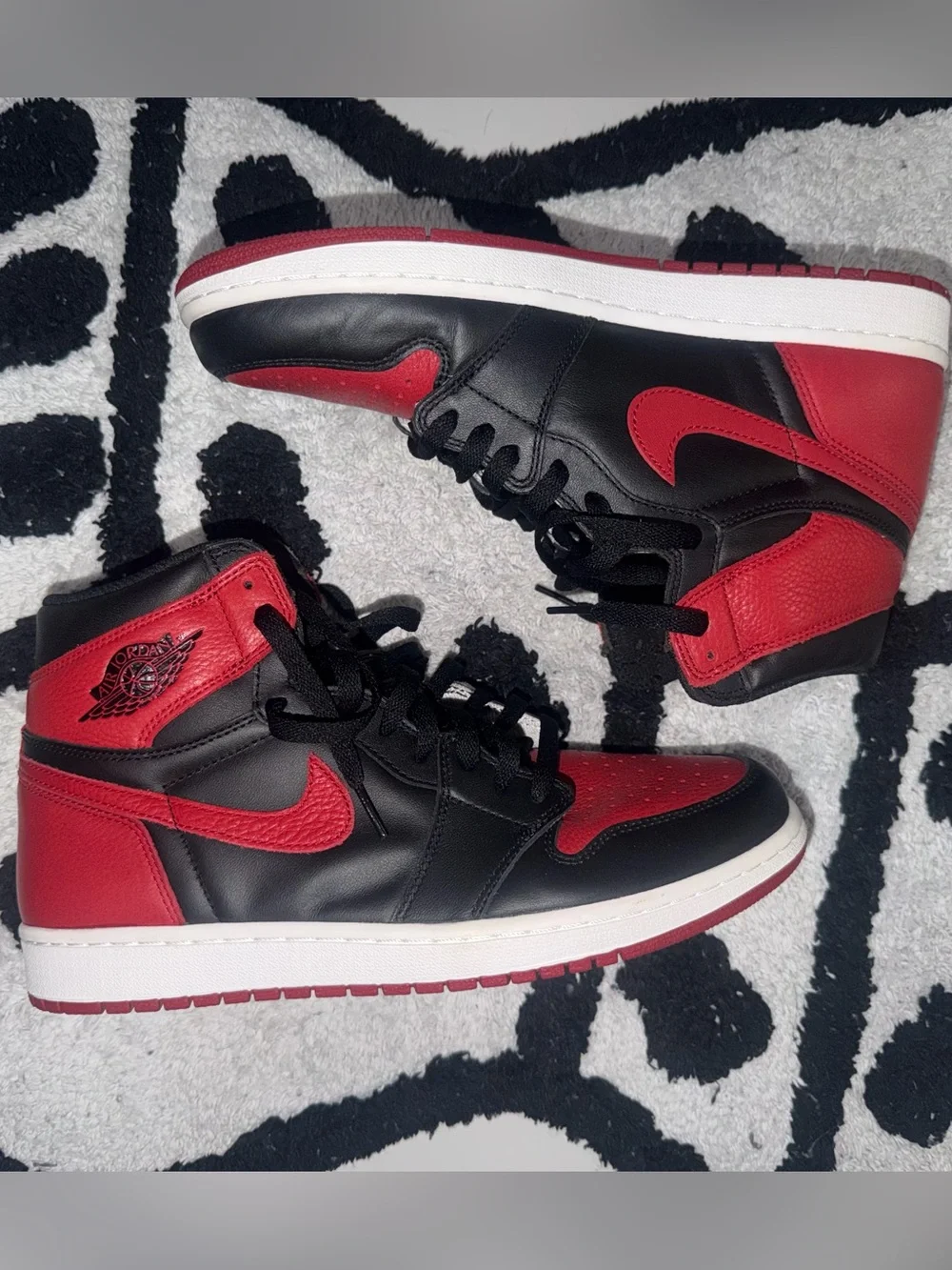 Men’s Size 10.5 Air Jordan Retro High-Top Sneakers - Black & Red “Banned” (2016)